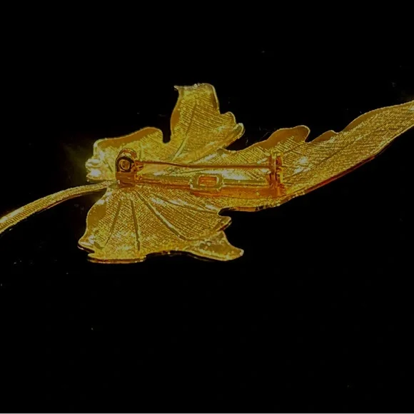 Vintage Green and Gold Tone Leaf Brooch - Picture 3 of 4